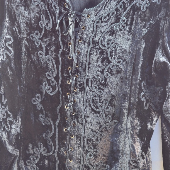 Velvet Embroidered Top SZ 2X Romeo & Juliet - Picture 5 of 7